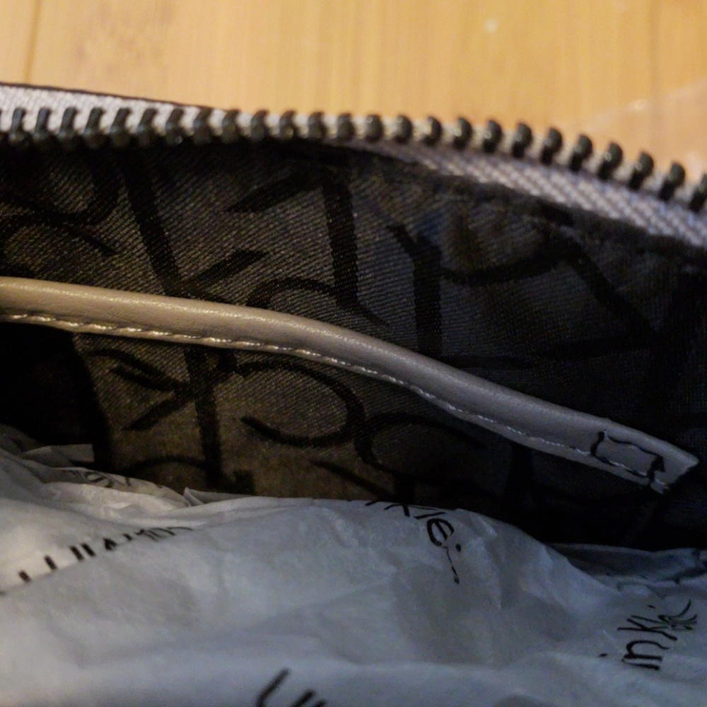 CALVIN KLEIN Leather Crossbody NWT - Picture 5 of 8
